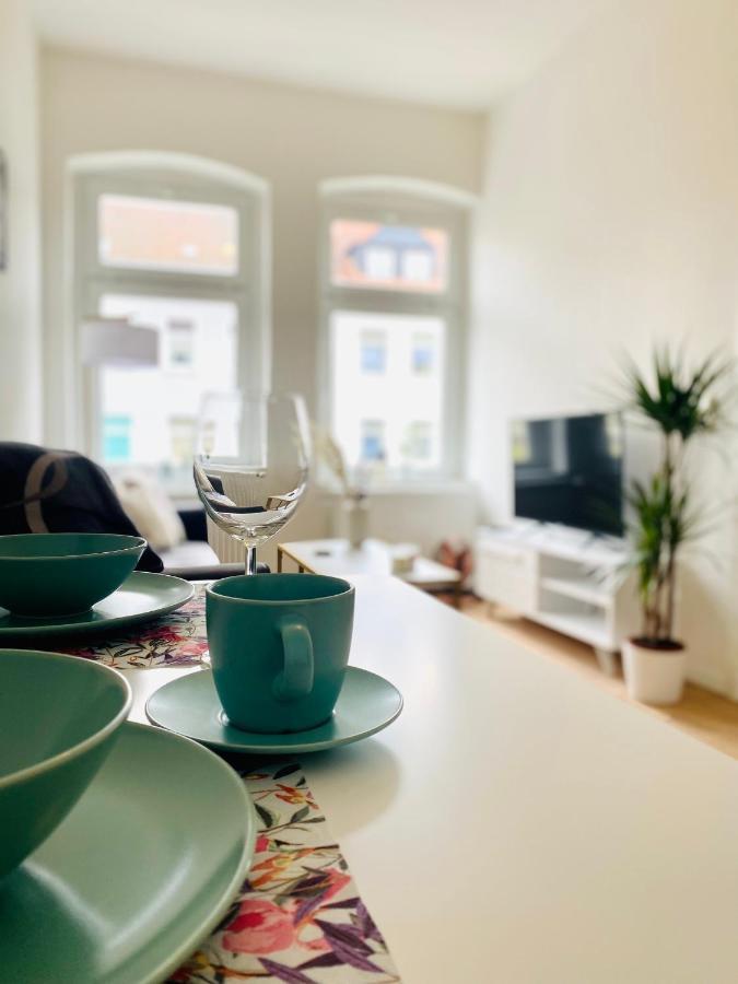 Stilvolles In Zentraler Lage - Smart-tv, Queensize-bett, Altbaustil, Kueche In City-naehe Apartment